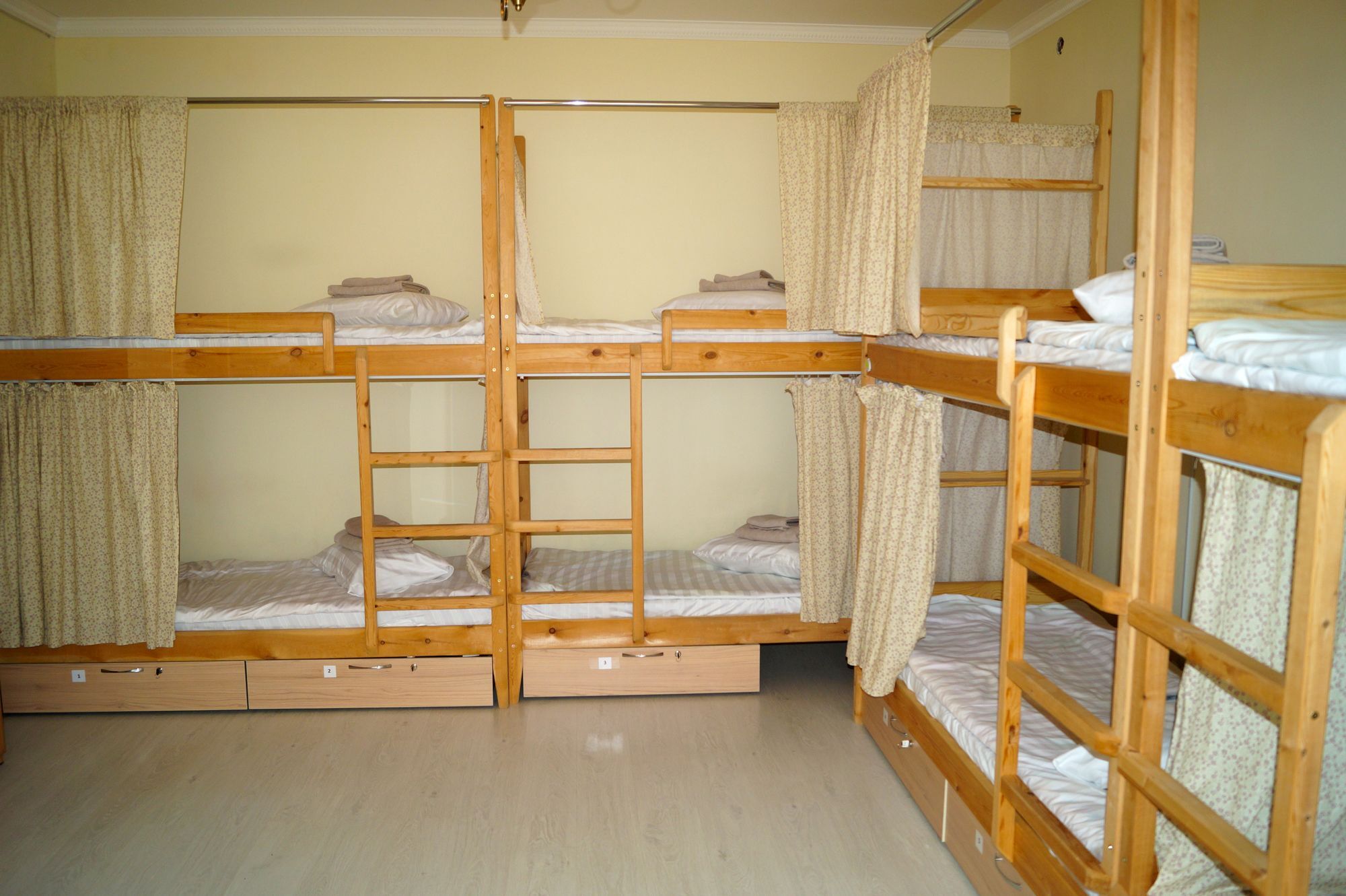 Hostel Nice Travel Астана Екстериор снимка
